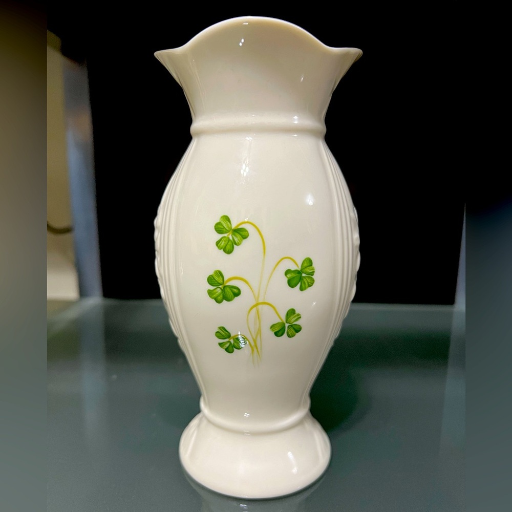 Vintage Donegal Parian China Shamrock Vase
